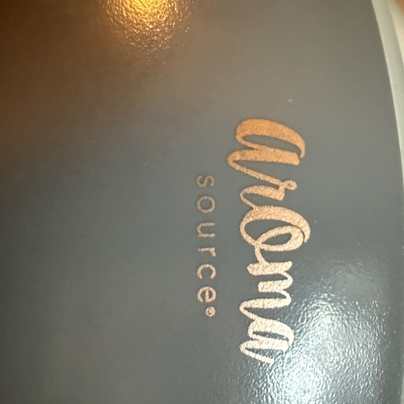 Aroma Source Ceramic cool mist essential oil diffuser - Picture 2 of 12